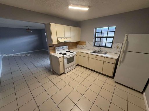 335 W 68th St # 201, Hialeah FL 33014