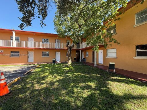 1245 W 24th St # 122, Hialeah FL 33010