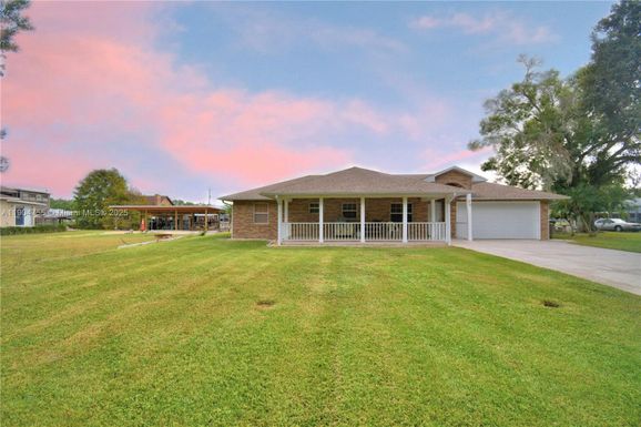 66 Perch Street, Other City - In The State Of Florida FL 33844