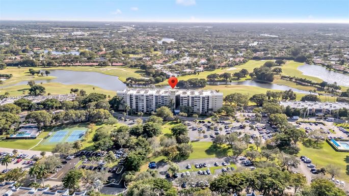 16300 Golf Club Rd # 408, Weston FL 33326