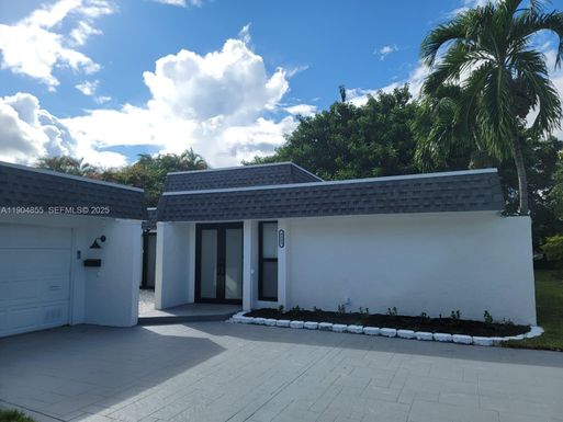 4603 King Palm Dr, Tamarac FL 33319