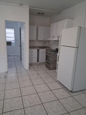 2549 NE 190th St # 3, Miami FL 33180