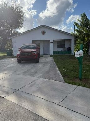3282 NW 75th Way, Davie FL 33024