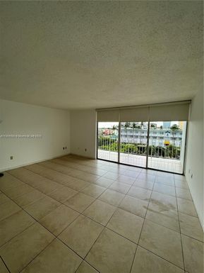 1865 79th St Cswy # 4L, North Bay Village FL 33141