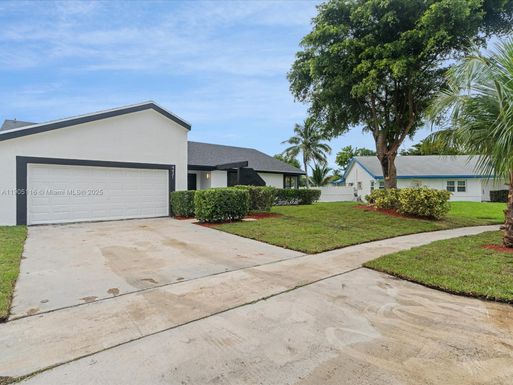 4421 NW 73rd Ave, Lauderhill FL 33319