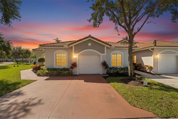 4250 SW 10th Pl, Deerfield Beach FL 33442