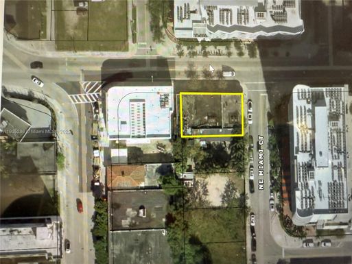 30 NE 14 St, Miami FL 33132