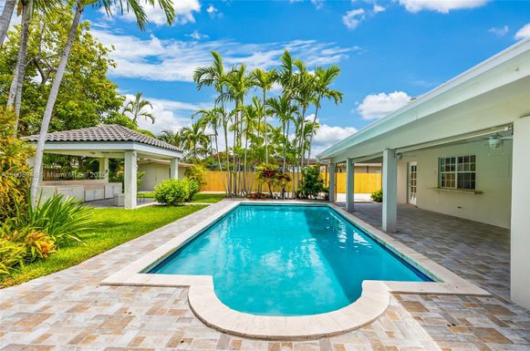 13820 SW 82nd Ave, Palmetto Bay FL 33158