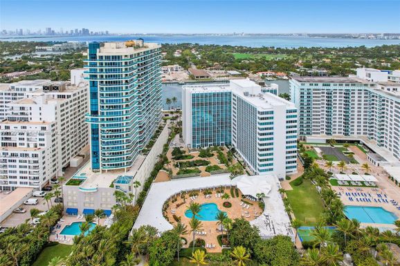 5055 Collins Ave # 2J, Miami Beach FL 33140