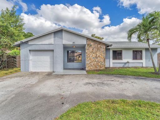 1027 SW 49th Ter, Margate FL 33068