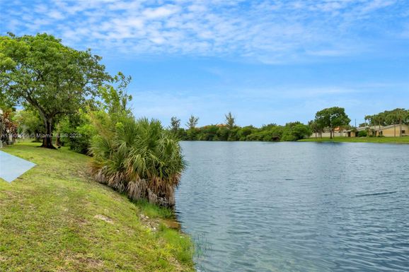 6545 Racquet Club Dr # 115, Lauderhill FL 33319