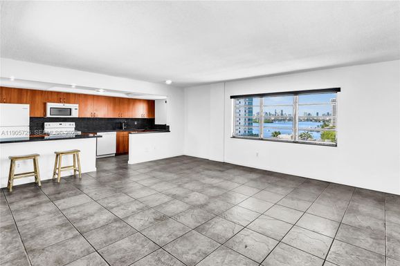 1340 Lincoln Rd # 801, Miami Beach FL 33139