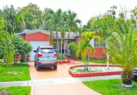 631 SW 69th Ave, Pembroke Pines FL 33023