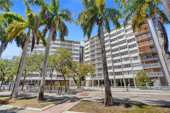 2025 NE 164th St # 1002, North Miami Beach FL 33162