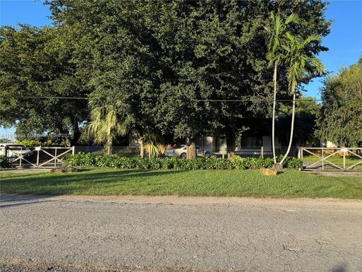 18750 SW 207th Ave, Miami FL 33187