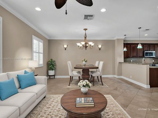 2891 S Greenleaf Cir, Boynton Beach FL 33426