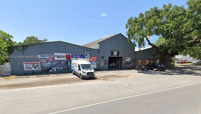 113 Massachusetts Ave, Other City - In The State Of Florida FL 32505