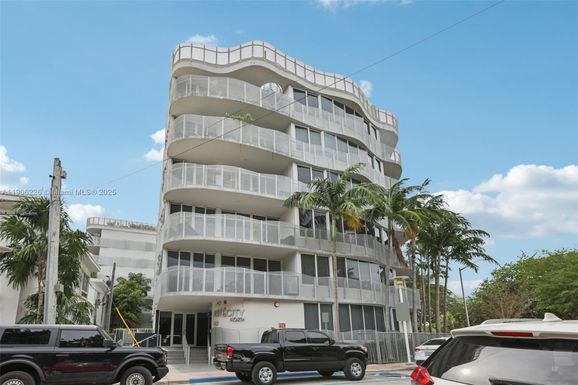 2155 Washington Ct # 303, Miami Beach FL 33139