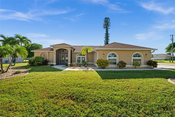 302 SE 34th Street, Cape Coral FL 33904