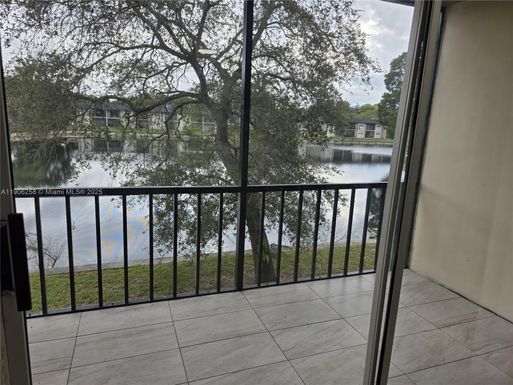 7910 N Colony Cir N # 208, Tamarac FL 33321