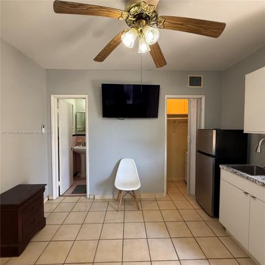 275 W 16th St # 0, Hialeah FL 33010