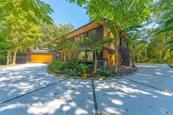 6525 SW 133rd Dr, Pinecrest FL 33156