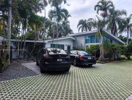 10460 SW 110th St, Miami FL 33176