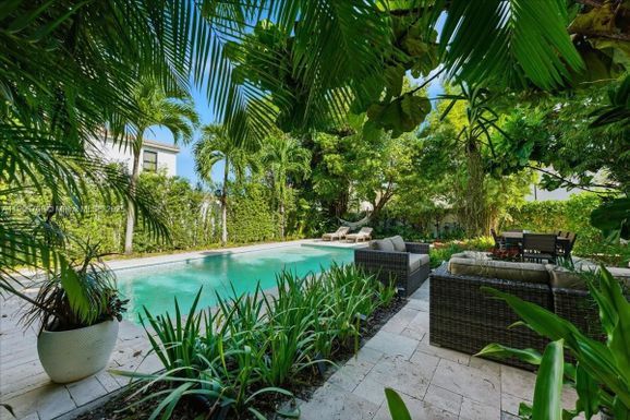 617 NE 191st St, Miami FL 33179