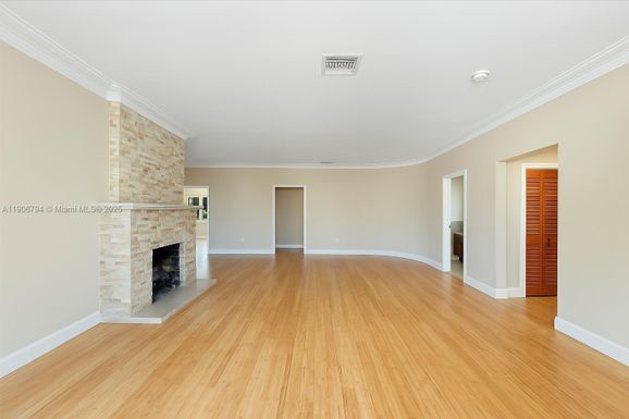 9457 Carlyle Ave, Surfside FL 33154