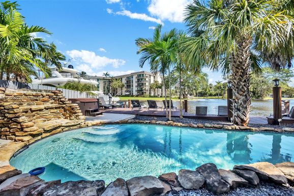 1030 SW 14th Ter, Fort Lauderdale FL 33312
