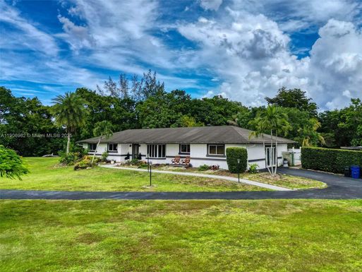 17500 SW 54th St, Southwest Ranches FL 33331