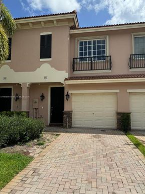 297 Las Brisas Cir, Sunrise FL 33326