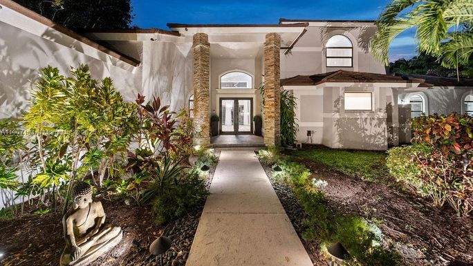 5831 NW 81st Ter, Parkland FL 33067