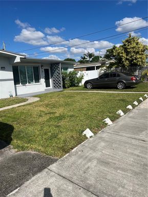 1595 W 56th Pl, Hialeah FL 33012