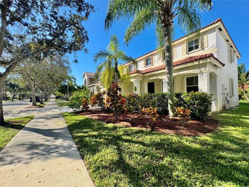 4383 Laurel Ridge Cir, Weston FL 33331