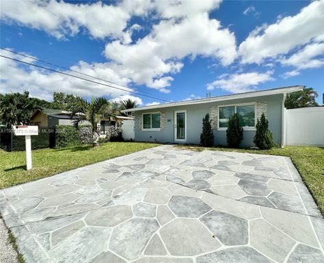 5404 NW 23rd Ter, Tamarac FL 33309