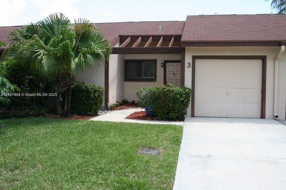 3 Finsbury Ln, Boynton Beach FL 33426