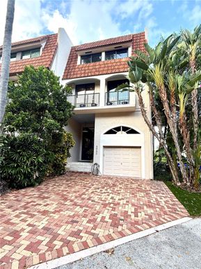 5950 Paradise Point Dr, Palmetto Bay FL 33157