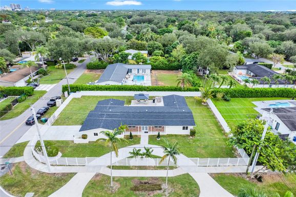 10705 SW 87th Ave, Miami FL 33176