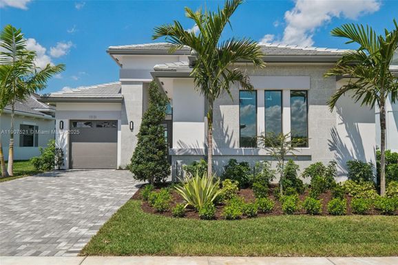 13131 Feathering Way, Palm Beach Gardens FL 33412