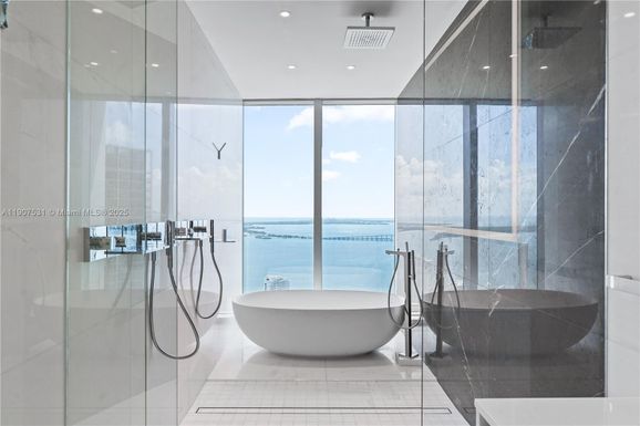 300 Biscayne Blvd Way # 5003, Miami FL 33130