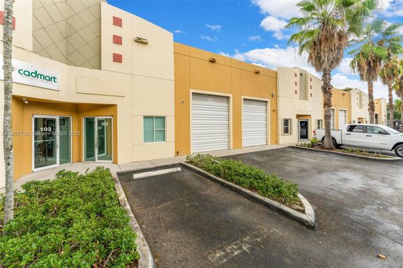 9450 NW 58th St # 3, Doral FL 33178