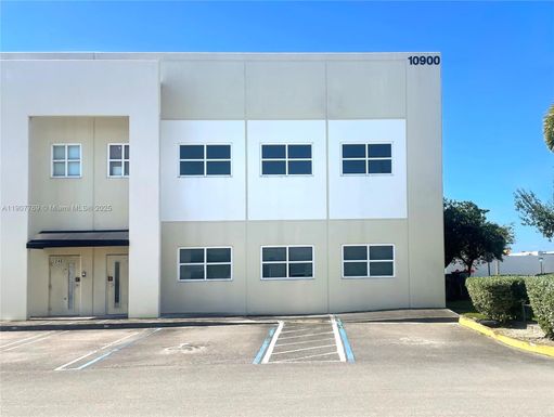 10900 NW 21st # 250, Sweetwater FL 33172