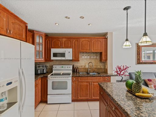 8851 NW 119th St # 3, Hialeah Gardens FL 33018