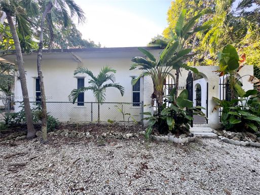 154 Cocoa Dr, Islamorada FL 33070