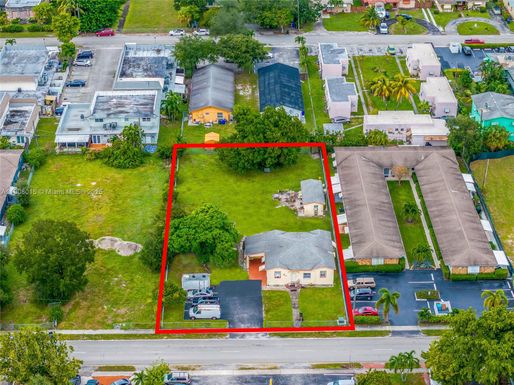 2443 Polk St, Hollywood FL 33020