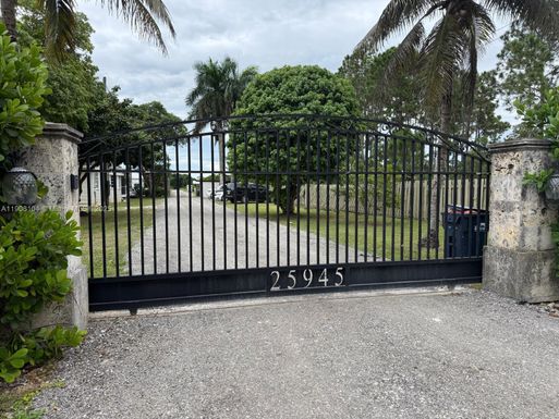 25945 SW 197th Ave, Homestead FL 33031