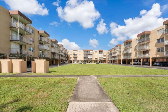 4320 Washington St # 416, Hollywood FL 33021