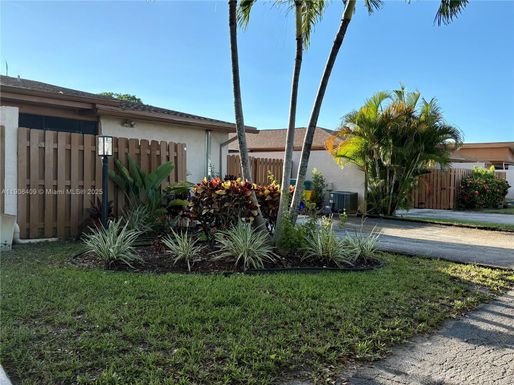 2050 SW 24th Circle, Boynton Beach FL 33426