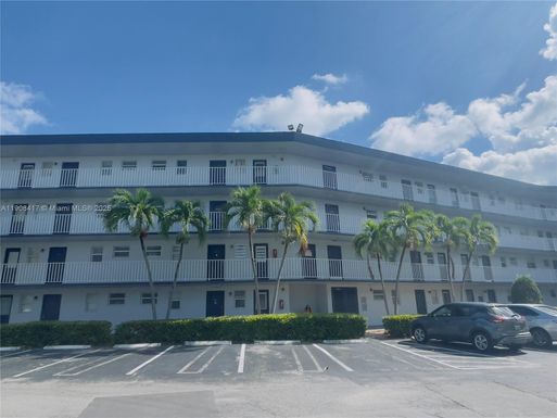 443 NE 195th St # 338, Miami FL 33179